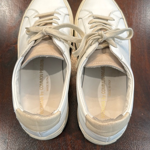 COMMON PROJECTS white + tan accent sneakers - Picture 5 of 7